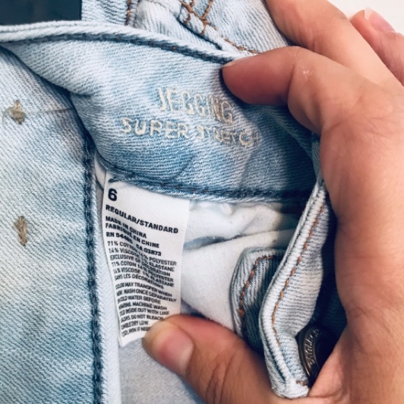 AE Light Wash Distressed Skinny Jeans - Picture 7 of 7